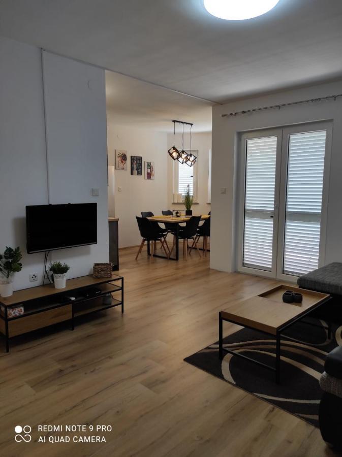Apartman Branimir 诺瓦利娅 外观 照片