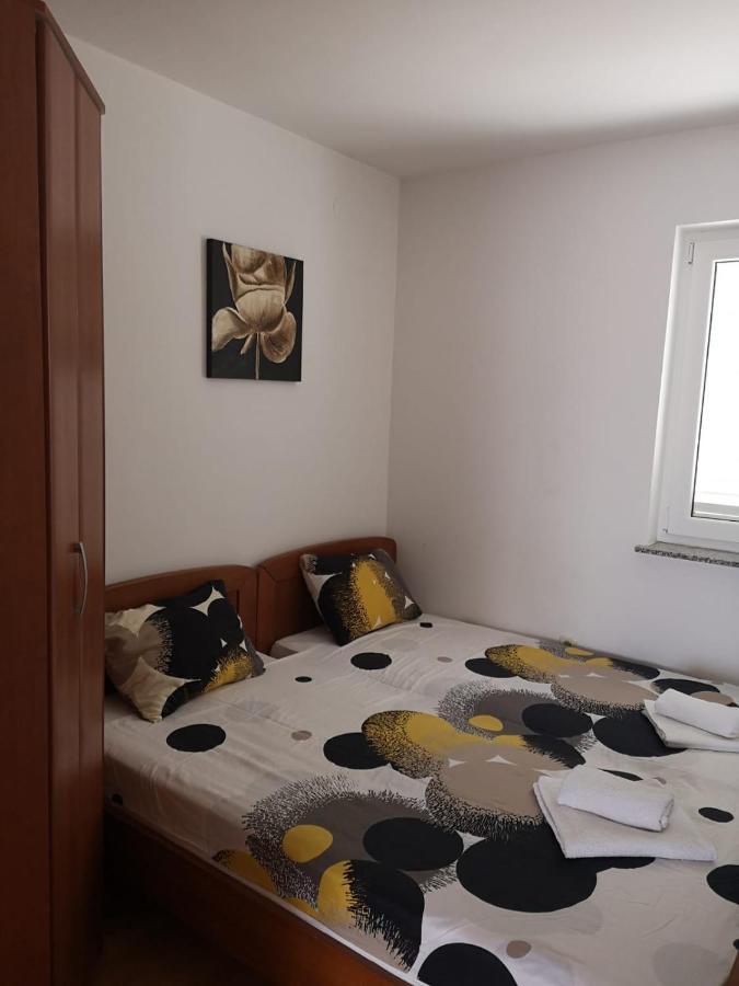 Apartman Branimir 诺瓦利娅 外观 照片